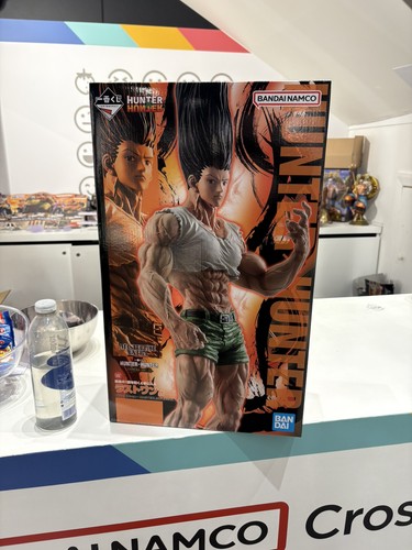 Hunter adult gon - ×,